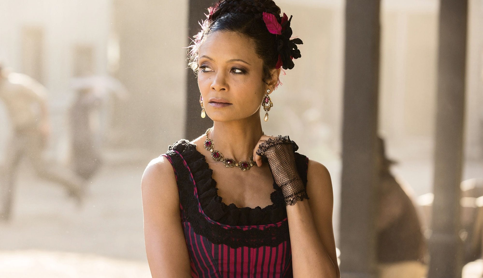 'Westworld' is back and the women of Sweetwater mean serious business. In the first episode of S2, we saw homely cowgirl Delores (Evan Rachel Wood) packing some heavy artillery and waging a war for her autonomy, while former prostitute Maeve (Thandie Newton) raises hell for the same battle.