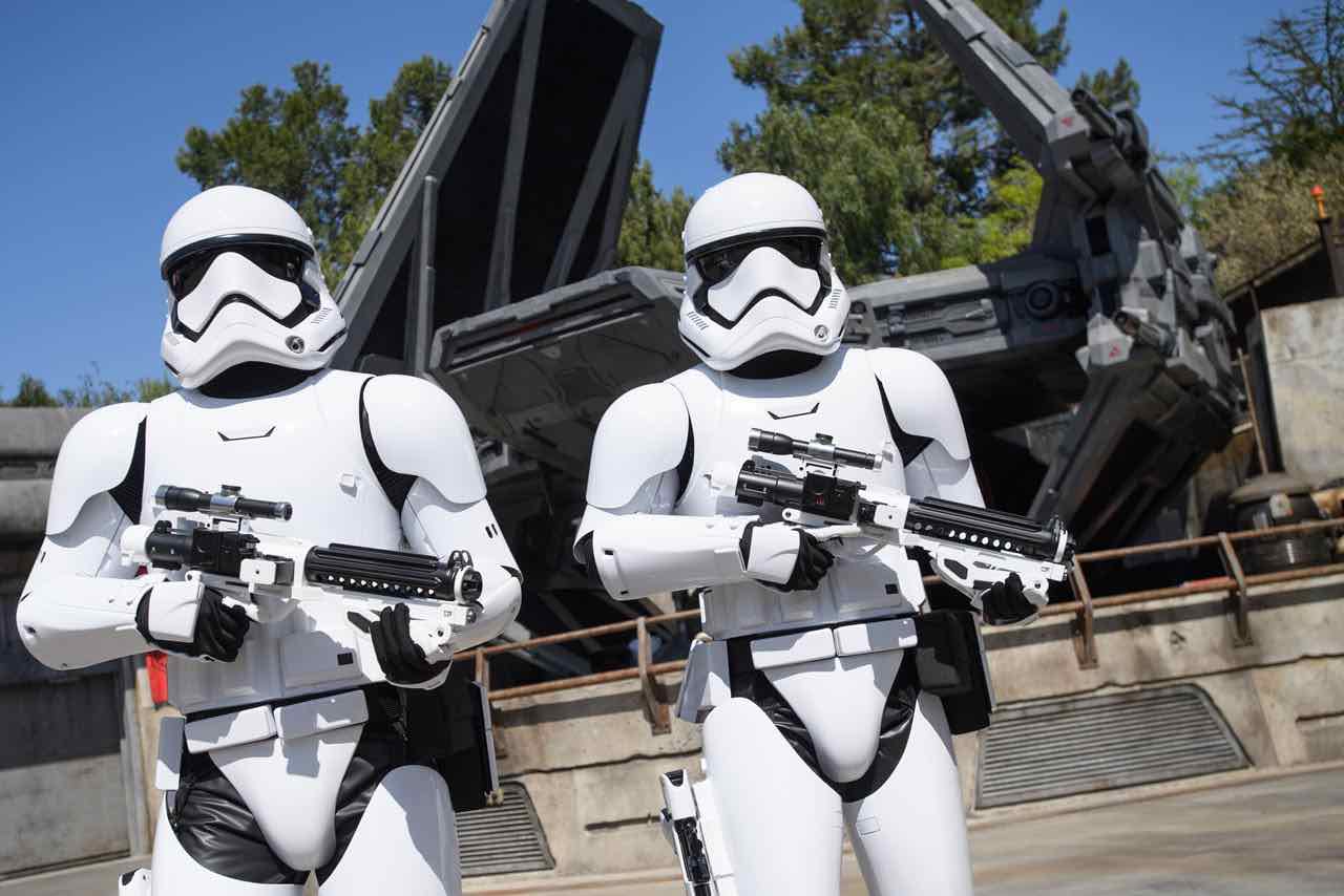 New Disneyland land 'Star Wars': Galaxy’s Edge was unveiled to the world in an epic grand opening ceremony at Disneyland Park on May 29th.