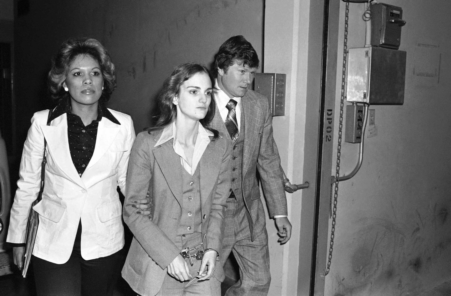 Heiress to the Hearst media empire, Patty Hearst and her parents experienced the dangers of wealth after their daughter was kidnapped in 1974.