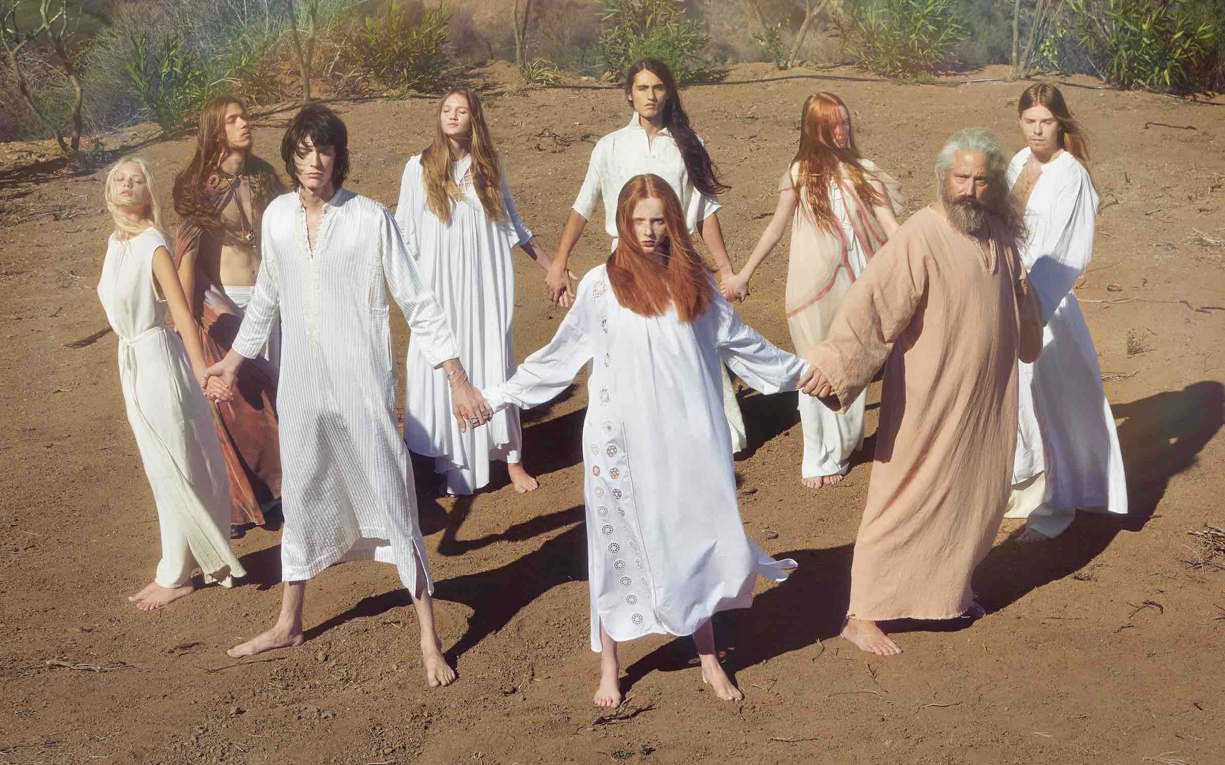 Here are all the modernday cults that are the definition of creepy