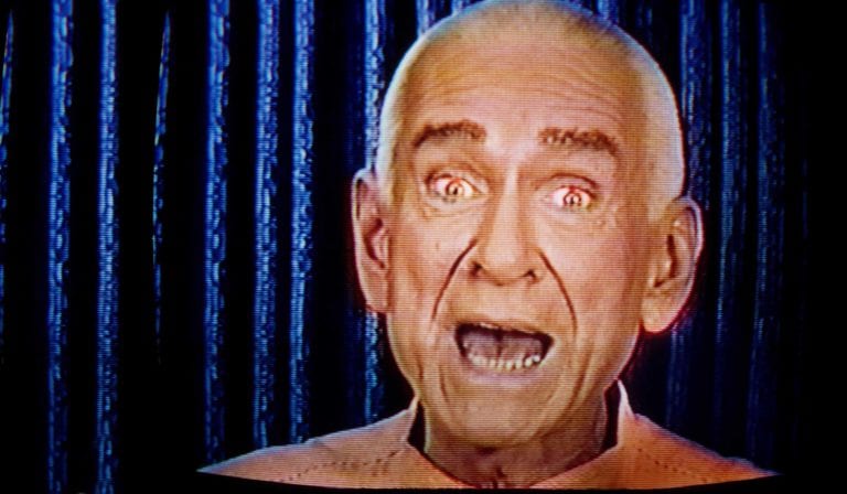 Living a nomadic lifestyle, the cult Heaven's Gate was led by Marshall Applewhite. Here's what led to the tragic mass suicide.