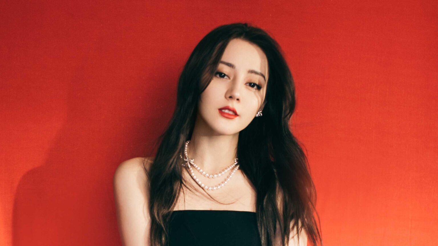 Dilraba Dilmurat, has been making waves in the c-drama sea for a while now. Here's why Dilraba Dilmurat is an actress to watch.