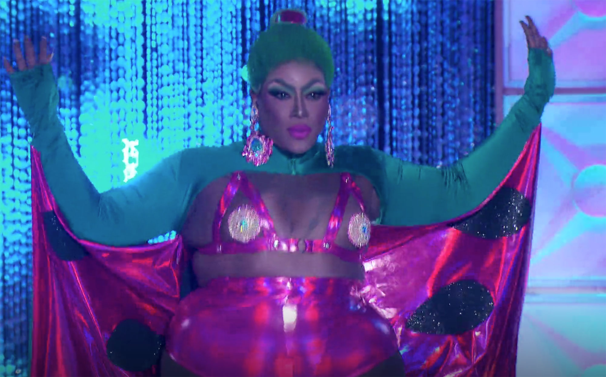 We've finally met the queen taking home the prize in 'RuPaul's Drag Race' season 12, so it's time to look back. And by that, we mean on the trash lewks.