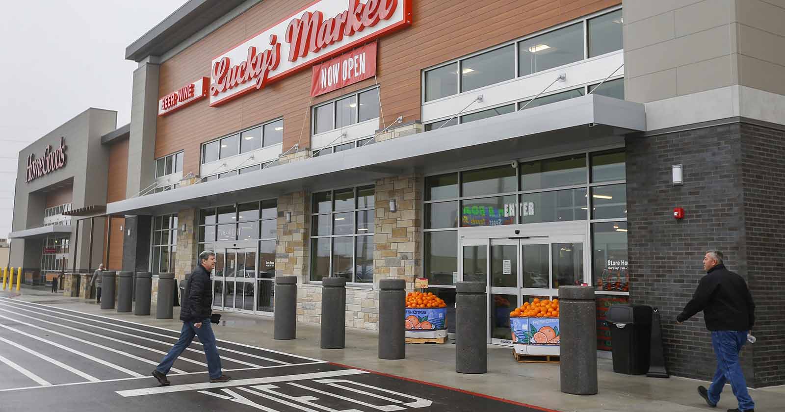 Lucky's Supermarkets, Pier 1 Imports, and more are not reopening thanks to the pandemic killing their business. Read the full list of closing businesses.
