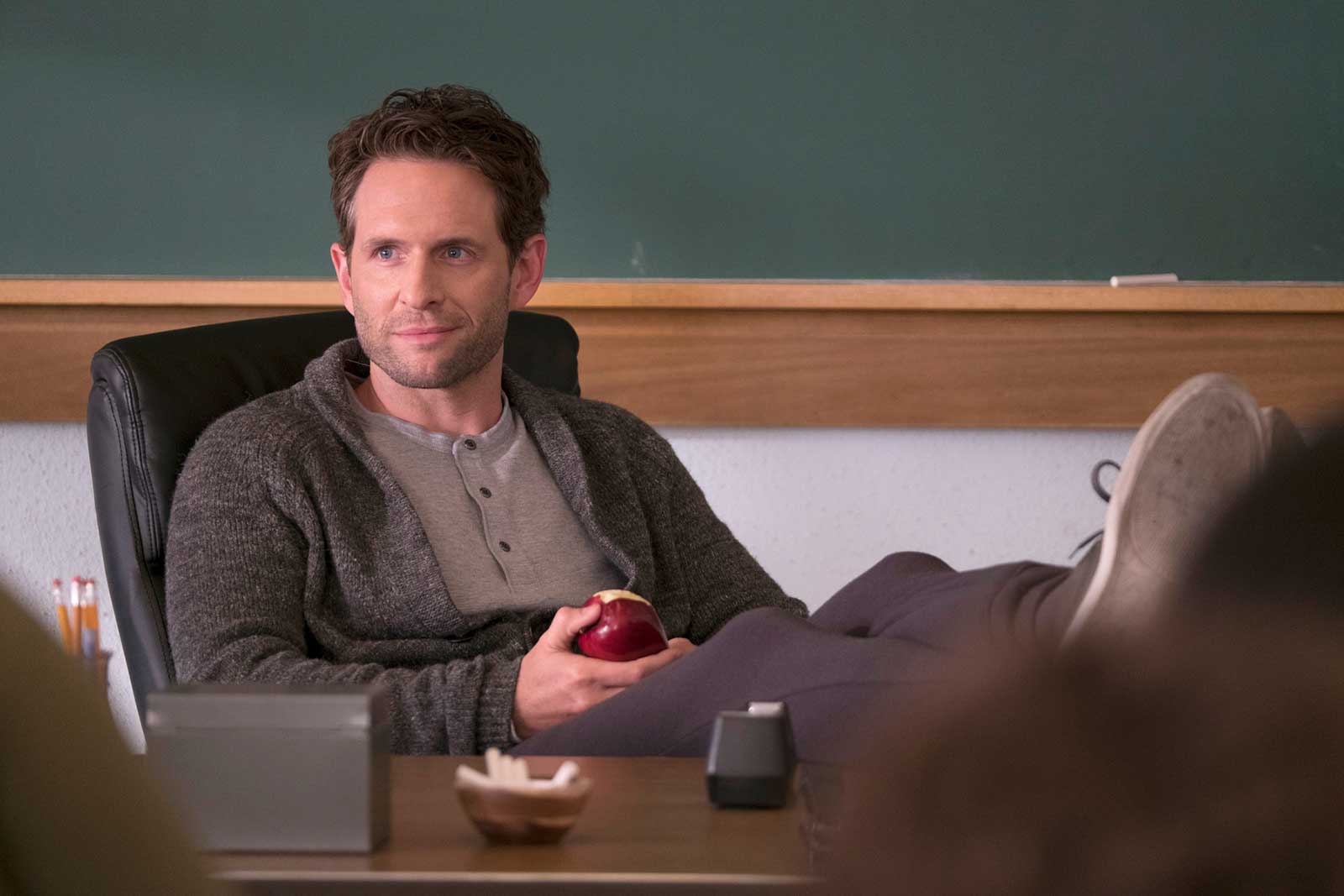 Class is back in session: Everything to know 'A.P. Bio' season 3 – Film ...
