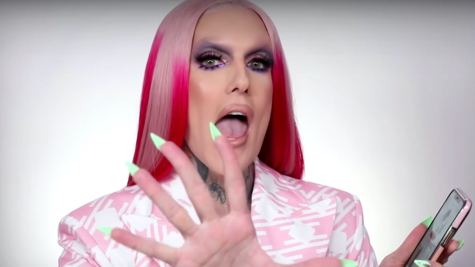After being silent for almost a month, Jeffree Star is back on YouTube. Here are all the responses to his "apology".