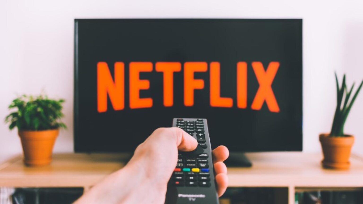 As we kick off July, we’re all looking for the best movies to entertain us in the evenings. Here are the new Netflix movies to watch this month.