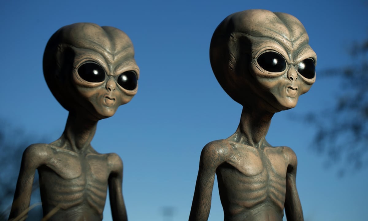 Are there aliens in Area 51? That’s the big question amongst many conspiracy theorists. These photos could prove that there are Area 51 aliens.