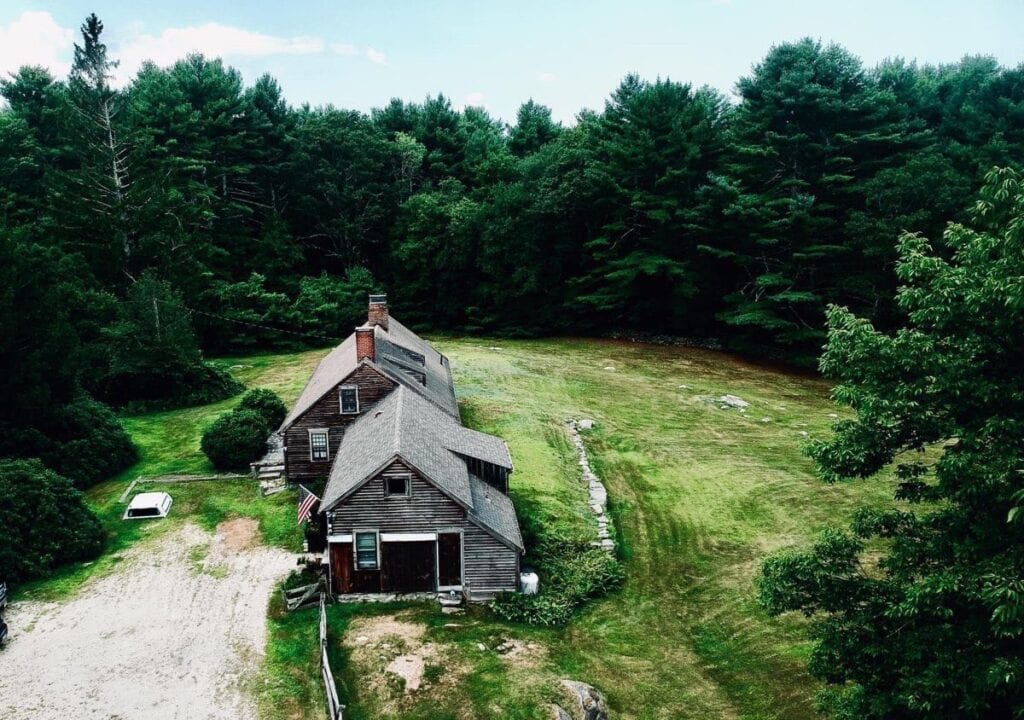 Dare you take a tour inside the real 'The Conjuring' house? Film Daily