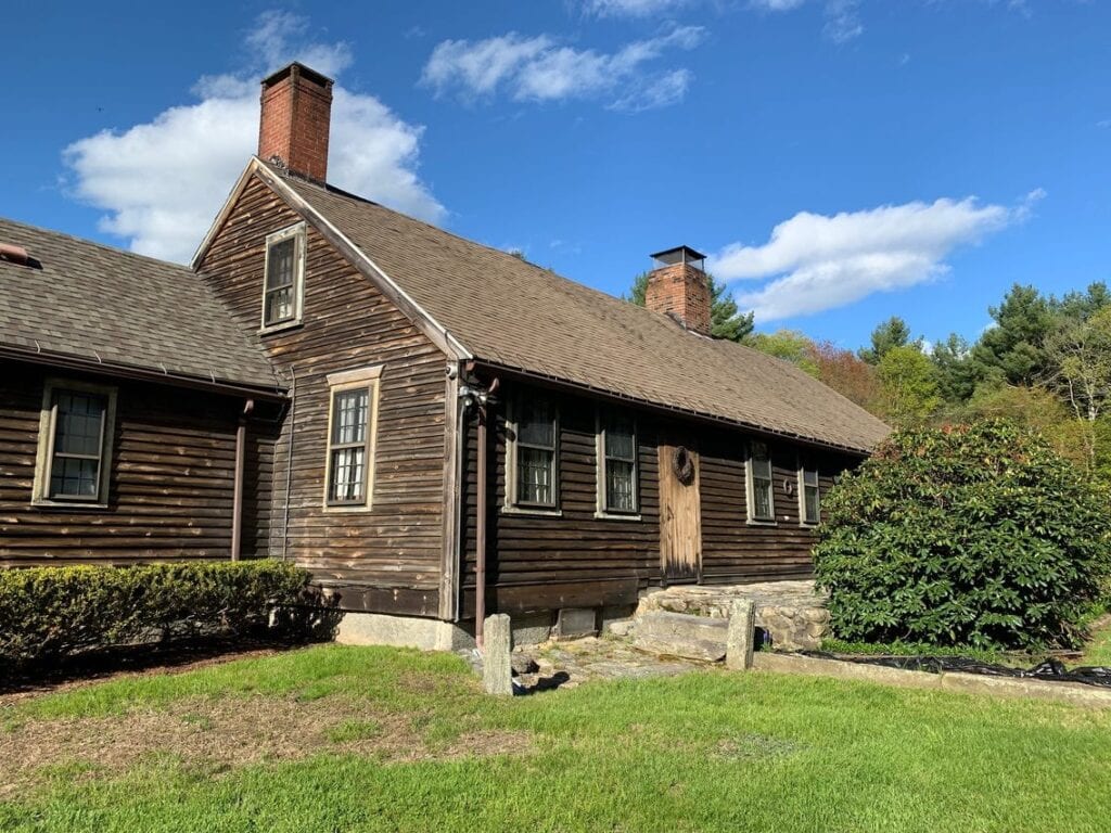 Dare you take a tour inside the real 'The Conjuring' house? Film Daily