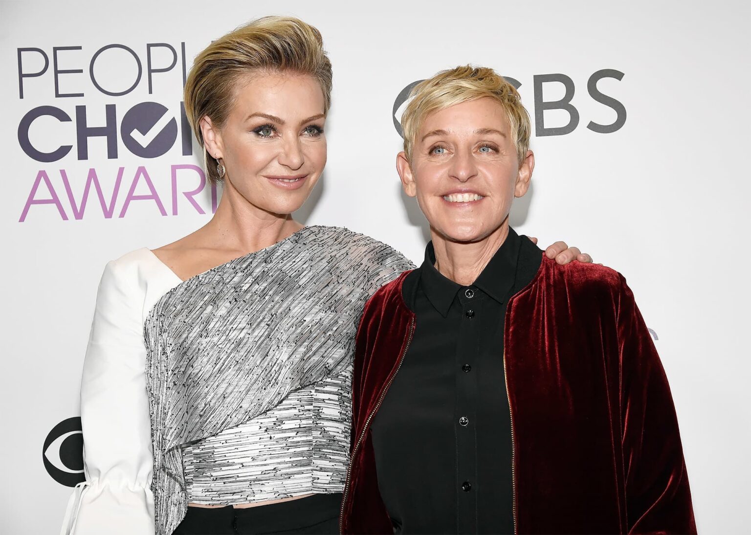 This year hasn’t been great for comedian & TV show host Ellen DeGeneres. QAnon has now got involved and here are the juicy details.