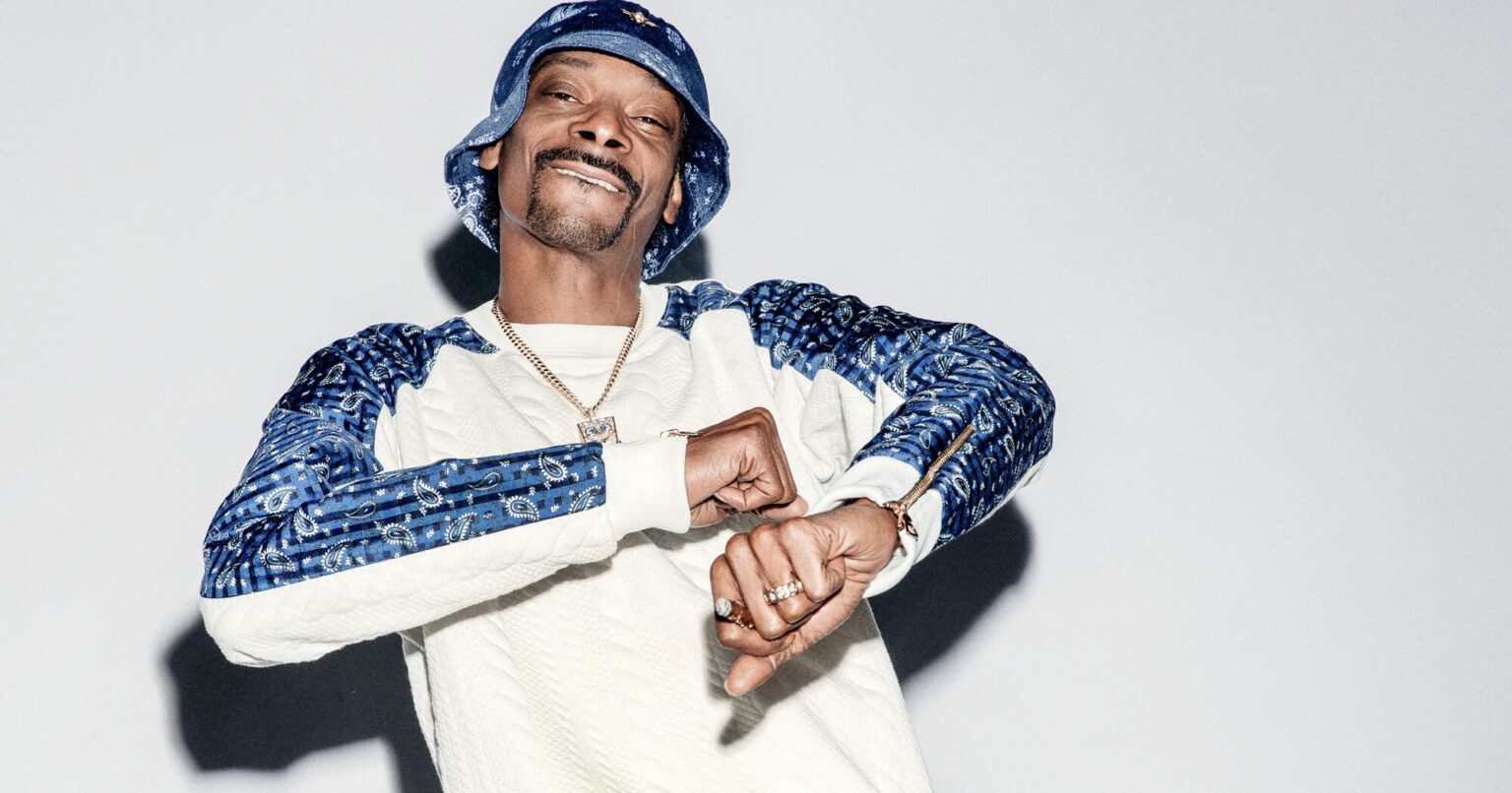 Fans of young Snoop Dogg would be shocked to see him today. Find out when and why Snoop gave up his gangsta lifestyle.
