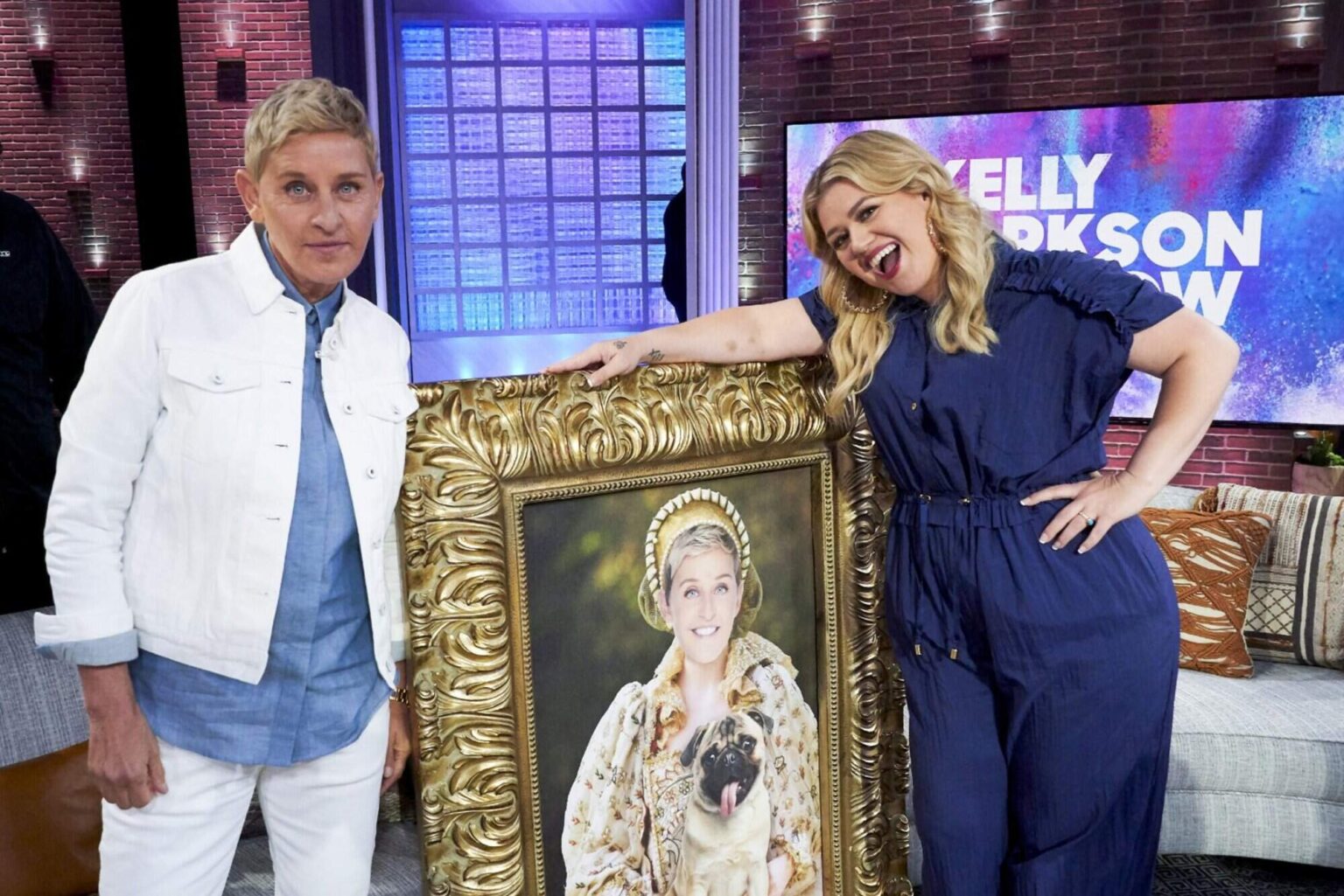 Is Kelly Clarkson the one to steal Ellen's crown as talk show host queen? Here's why 'The Kelly Clarkson Show' could destroy Ellen’s ratings.
