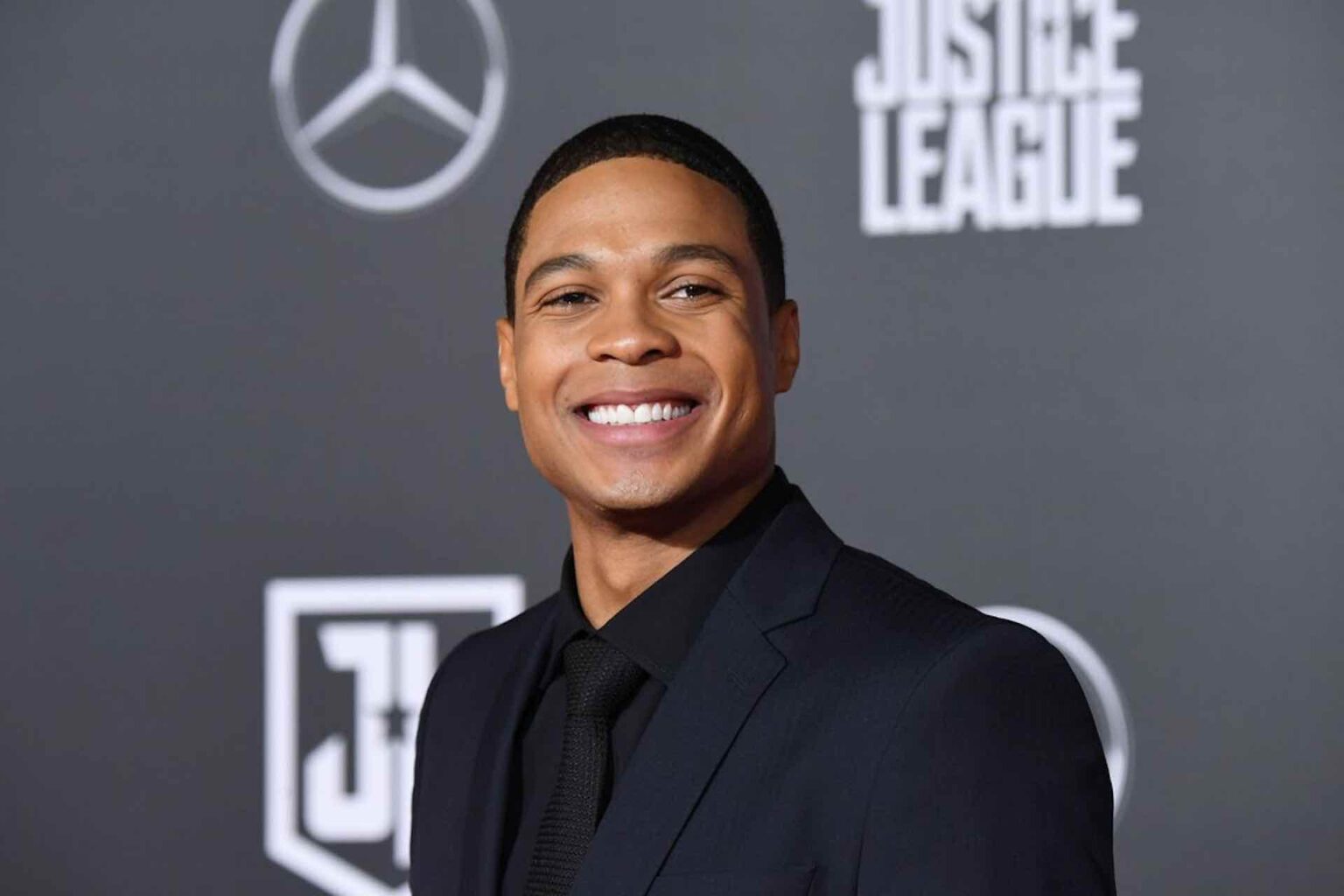 According to actor Ray Fisher (Cyborg), the quality of 'Justice League' wasn’t the only problem. Here's what went wrong with the production.