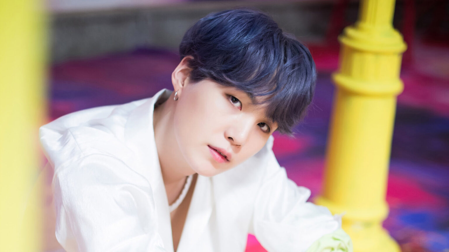 Do you stan Suga from BTS? What's your favorite Suga pic? Check out all of Suga's best lewks and how they make Twitter explode.