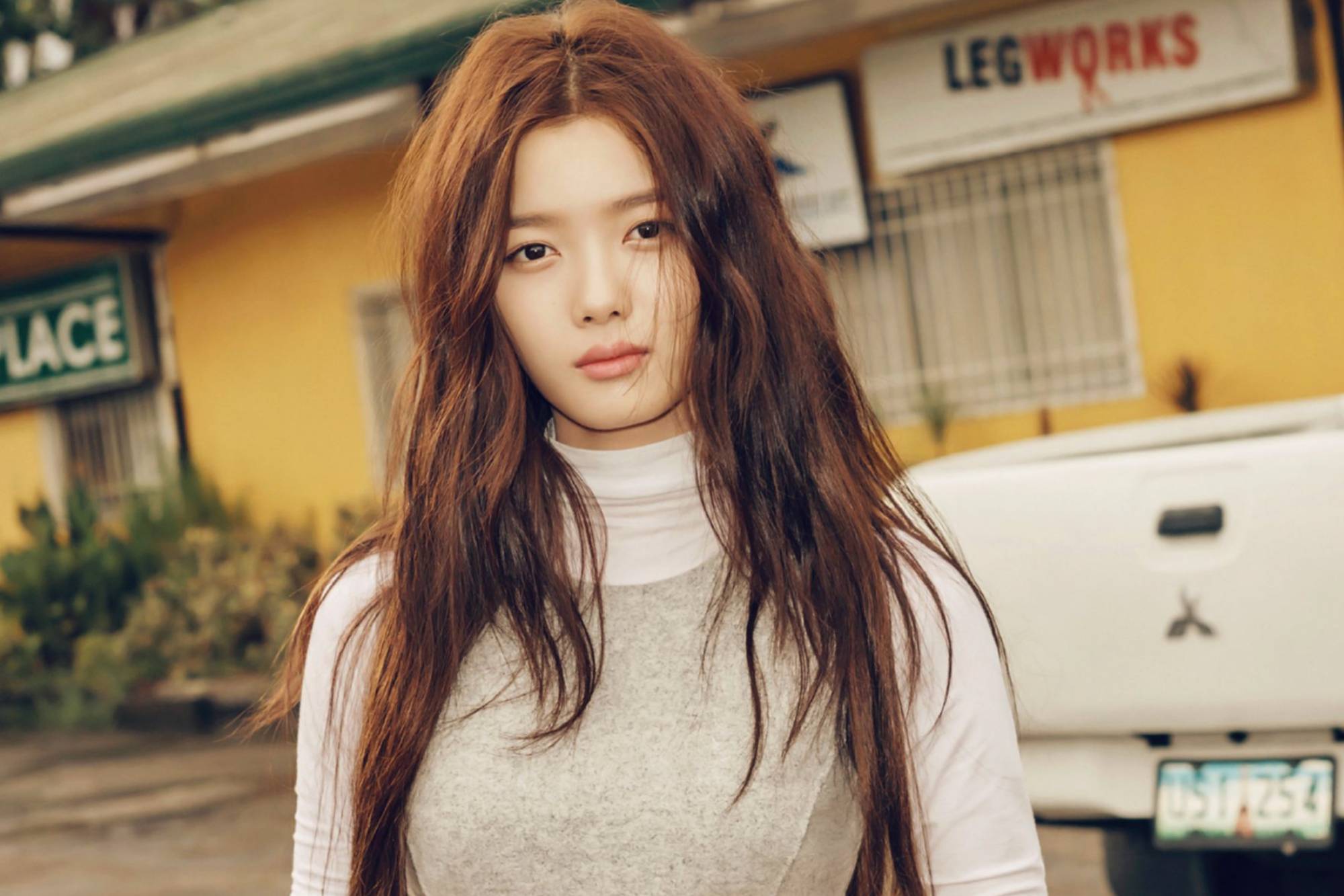 Is Kim Yoo Jung Dating V From Bts Here Are All The Dating Rumors Film Daily
