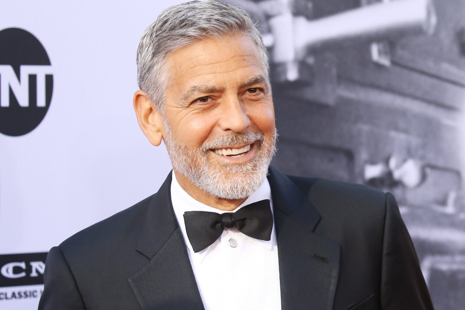 George Clooney admits he was a terrible Batman. Will the actor redeem himself with a cameo in the upcoming ‘Flash’ movie?
