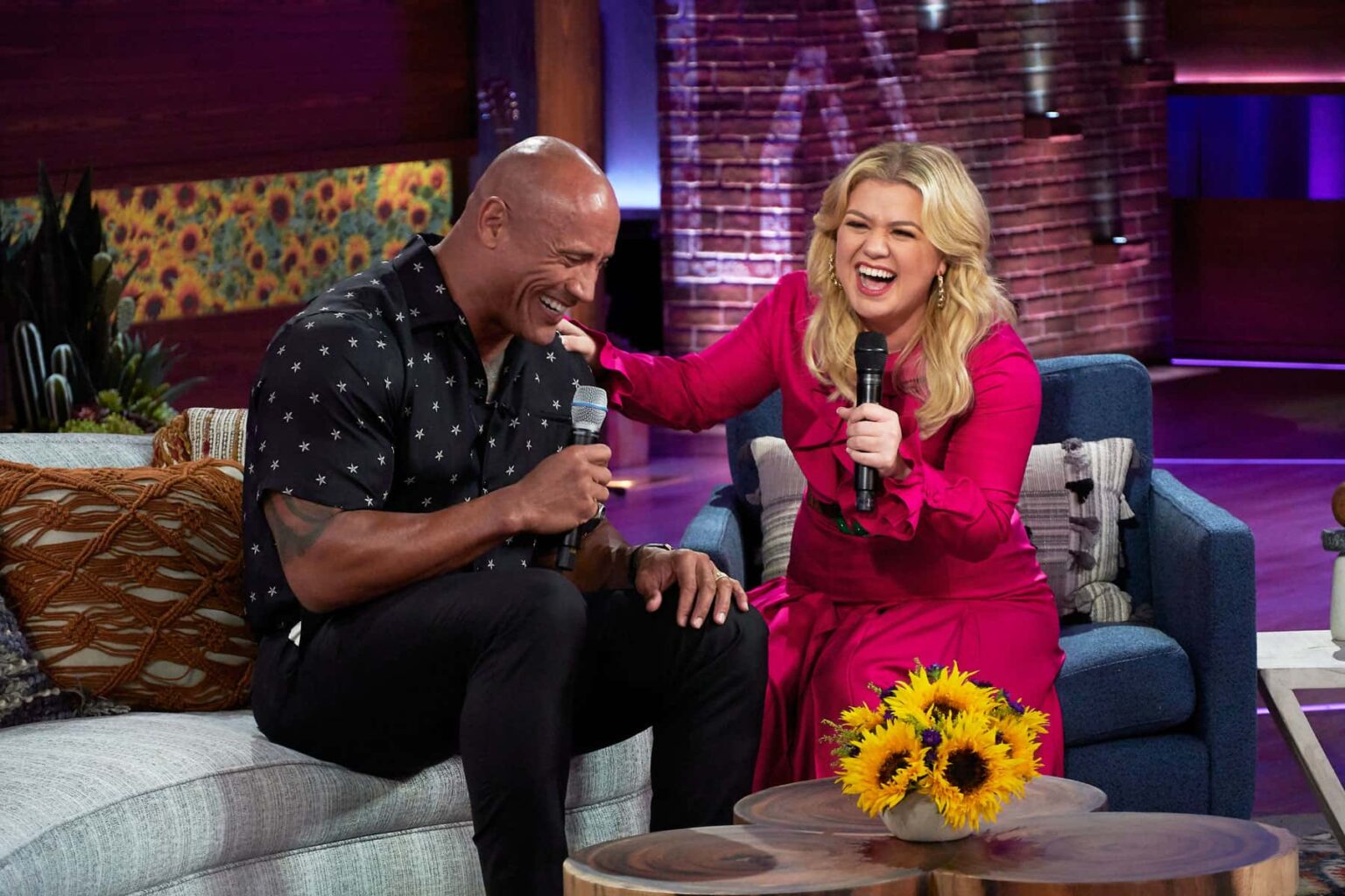 'The Kelly Clarkson Show' is a daytime variety talk show hosted by singer Kelly Clarkson. Could Kelly dethrone Ellen DeGeneres?