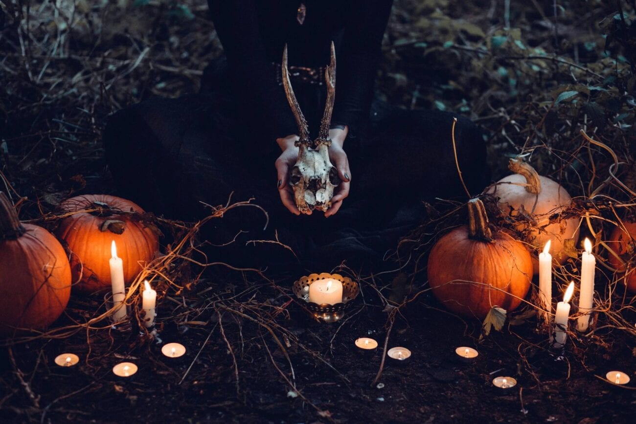 Do you love ghost stories, campfire tales, and haunted houses? Check out these excellent horror podcasts to get your spook on.
