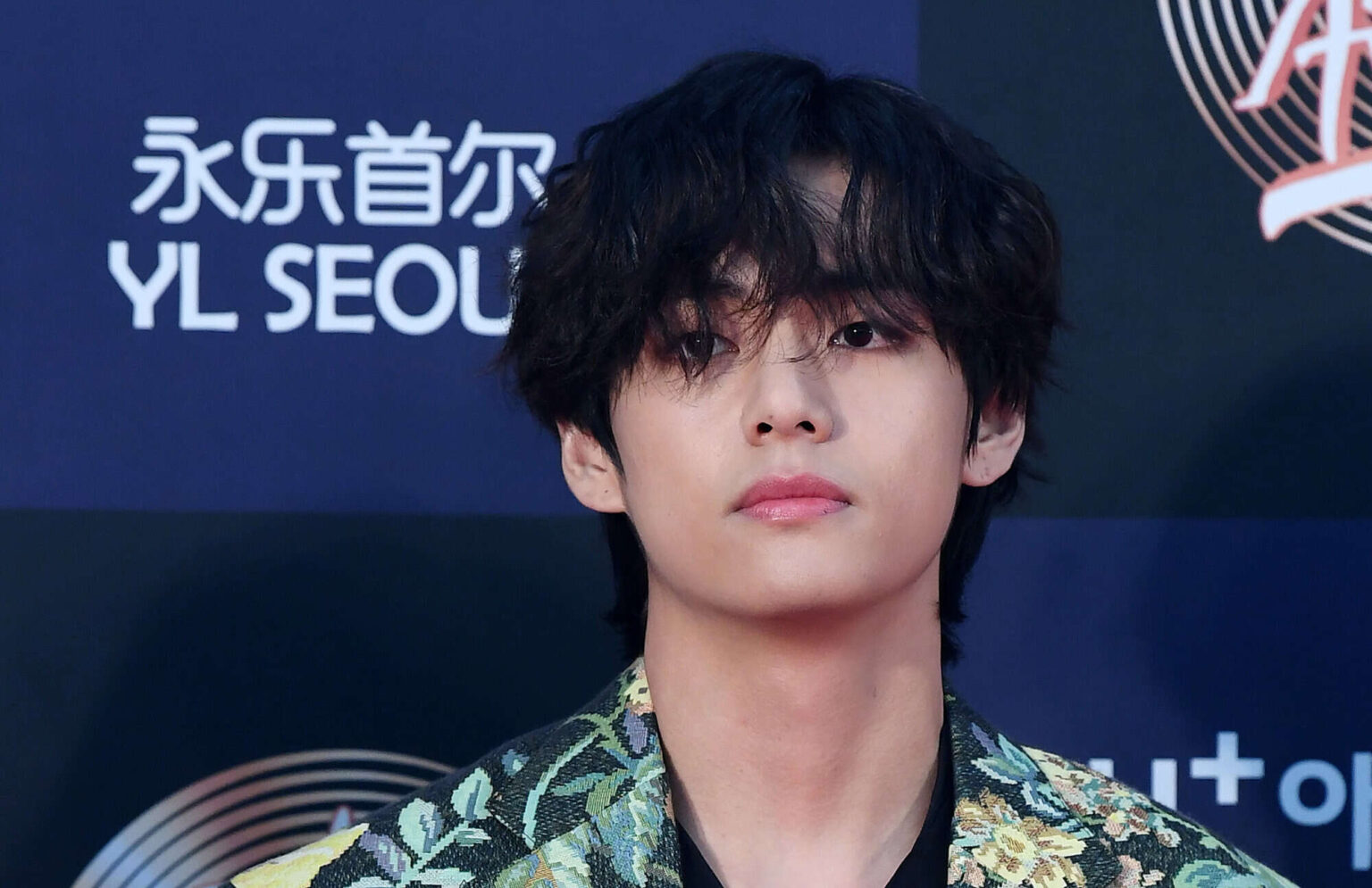 Did V from BTS drive the ARMY crazy with his smile? Discover what happened at the BBMAs and how his performance made fans swoon.