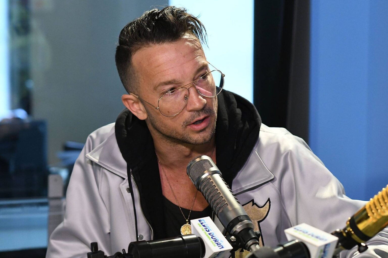 Carl Lentz made a career for himself as a pastor of the Hillsong Church in NYC. Did he have an affair? Let's find out.