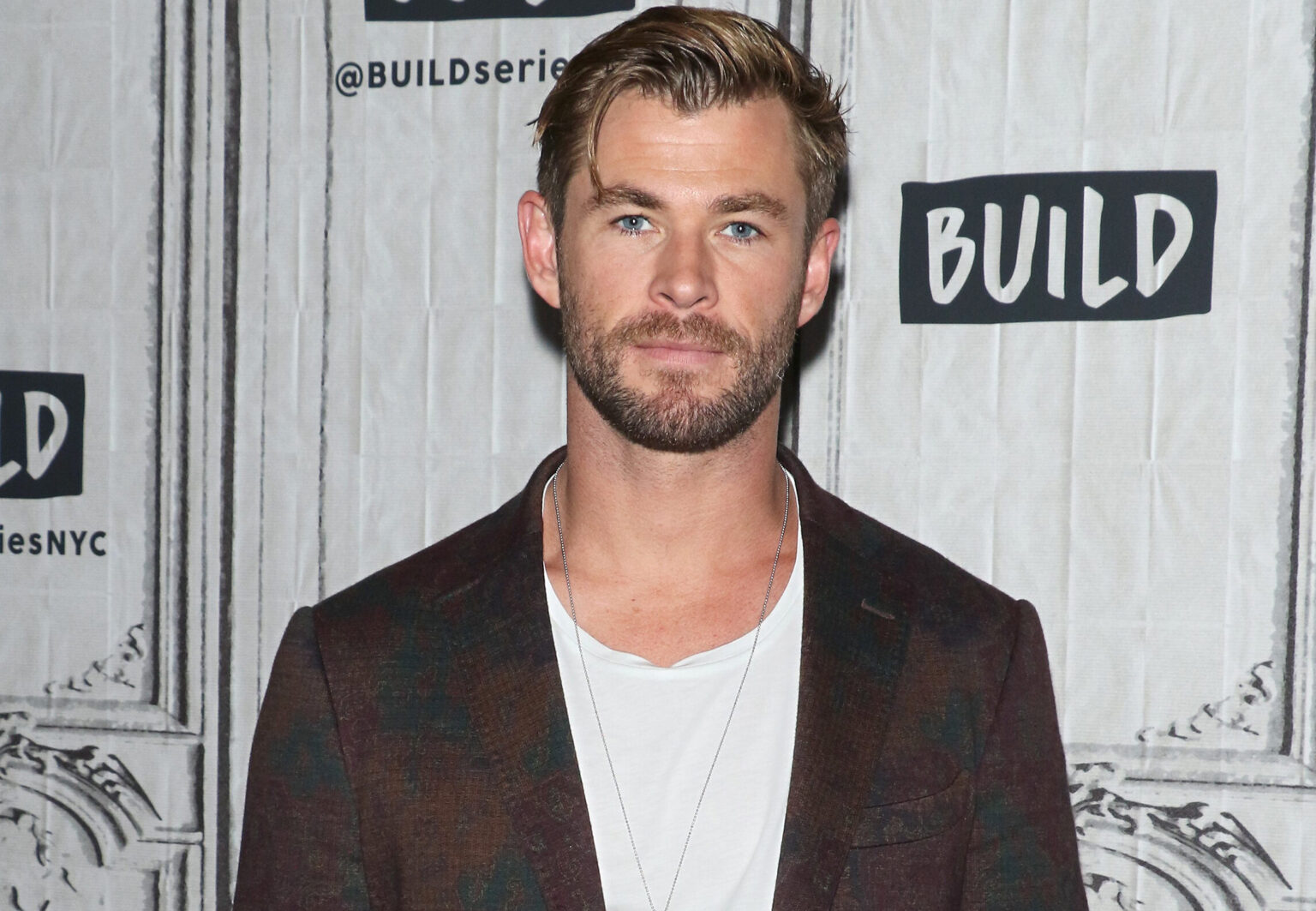 Chris Hemsworth has taken over Instagram with his giant muscles and rock-hard abs. Here are some hot workout pictures of him – for research.