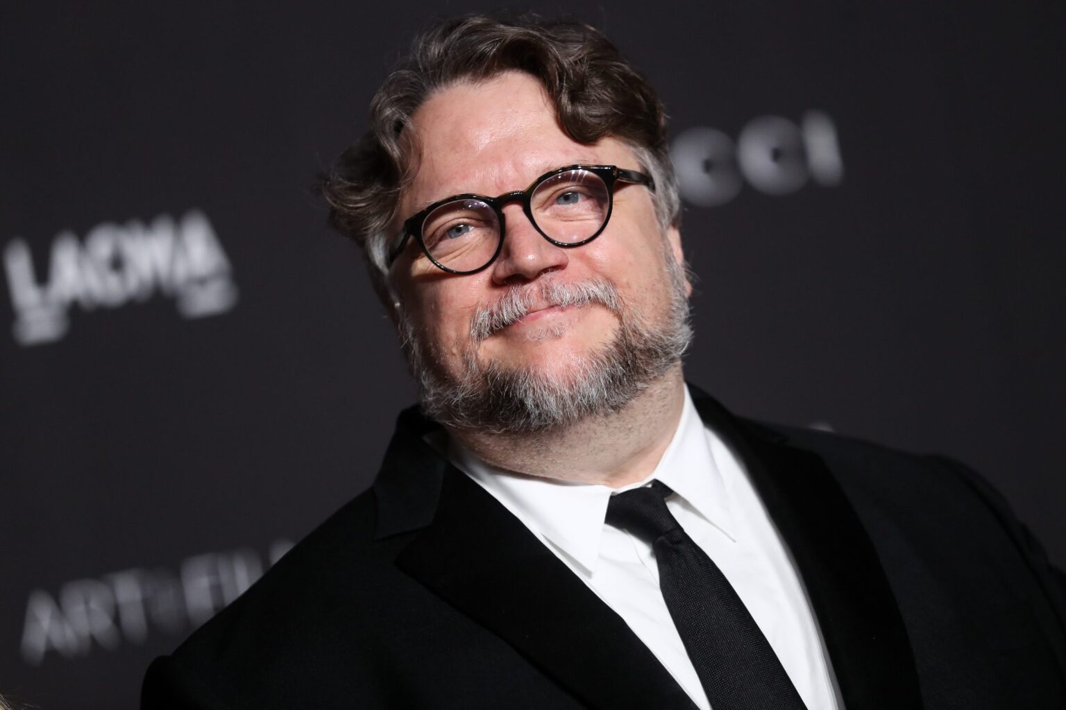 ¿Cómo no amar a Guillermo del Toro? Aquí te contamos de todo lo que ha hecho este director para ganar nuestro corazón.