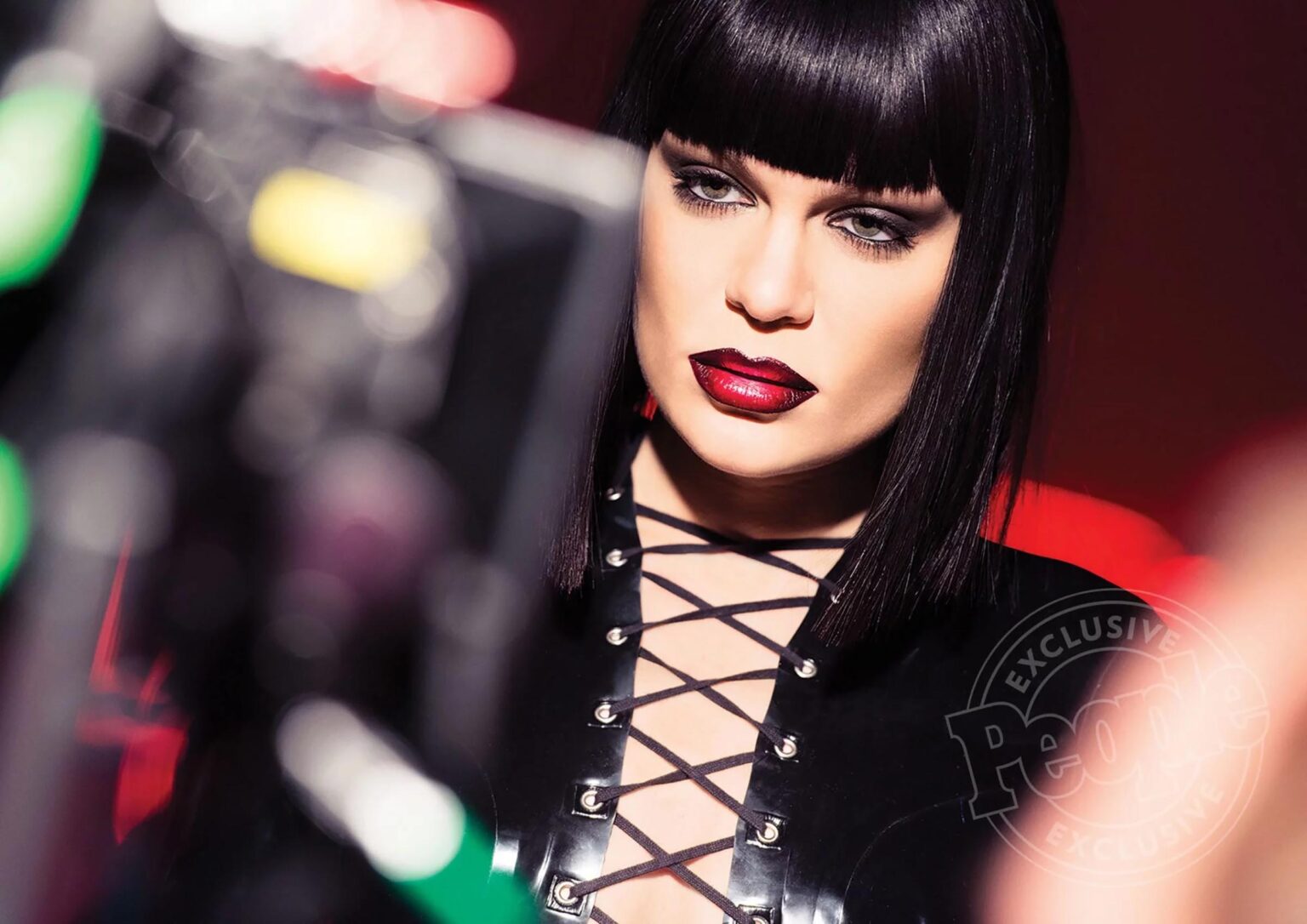 Renowned pop singer Jessie J was hospitalized on Christmas Eve with Ménière’s disease. Will the singing star lose her hearing?