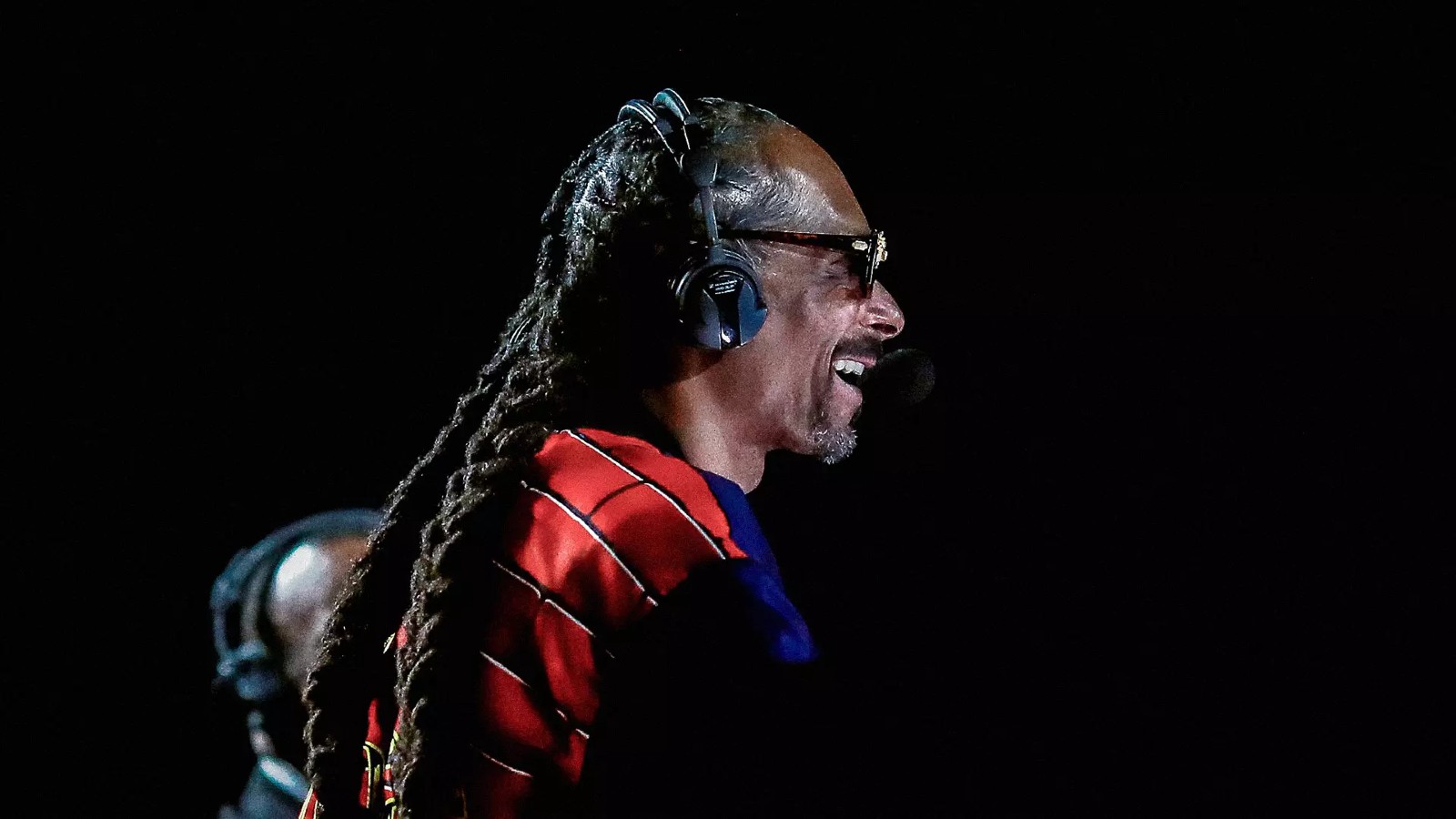 Snoop Dogg won everyone over with his boxing commentary on the Tyson fight. But now, he's going further into the sport. Find out his new net  worth endeavor.