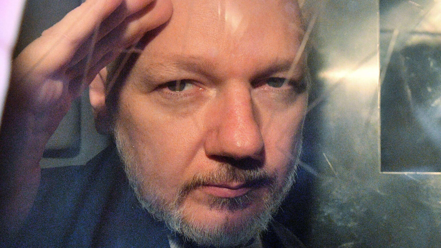 The U.S. wants WikiLeaks founder Julian Assange to be extradited, but AMLO is stepping in to save his skin. Here's why Assange was offered asylum.