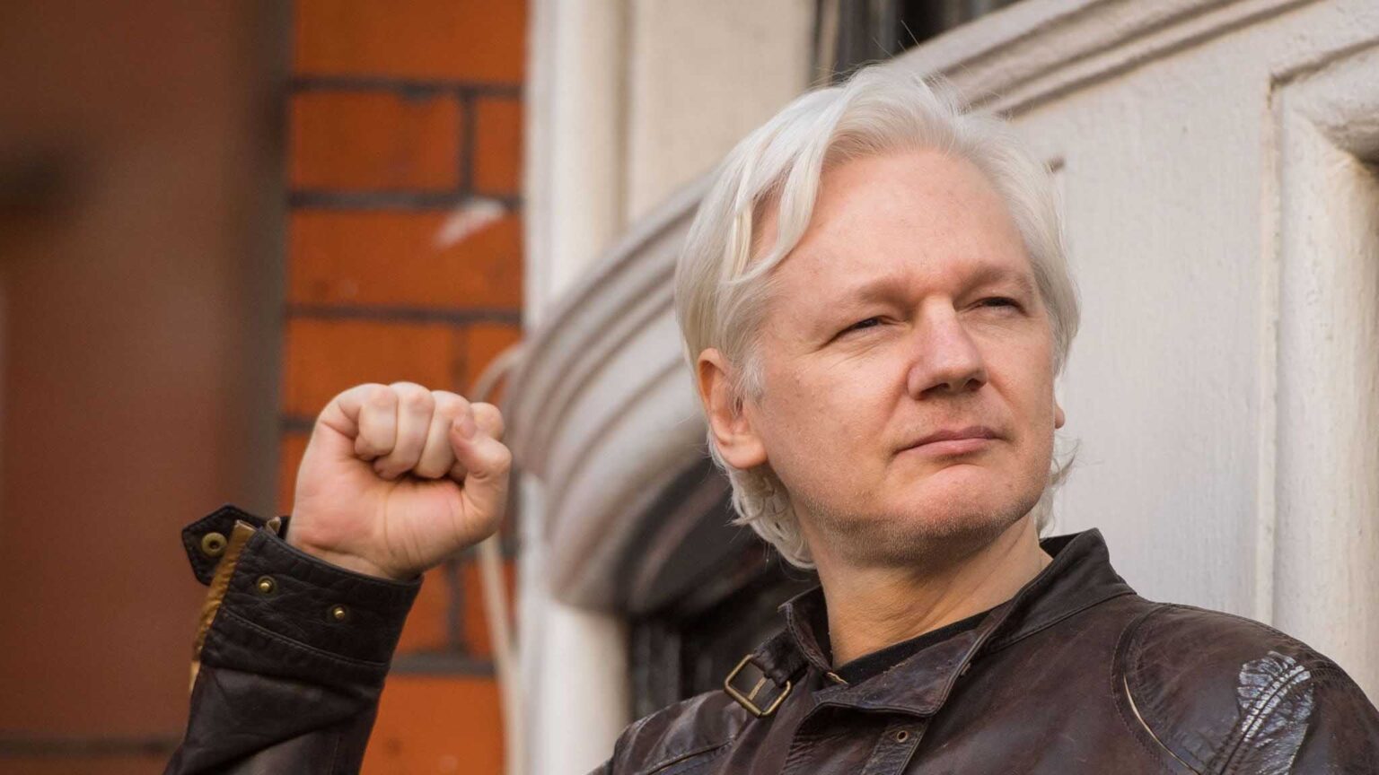 Julian Assange currently remains in England, but is there a future where Donald Trump gives him a pardon? This is what we know right now.