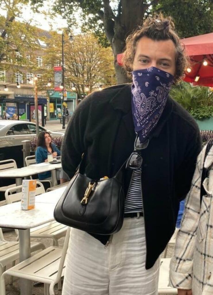 Did Harry Styles learn nothing from 2020? Why won't he wear a mask ...