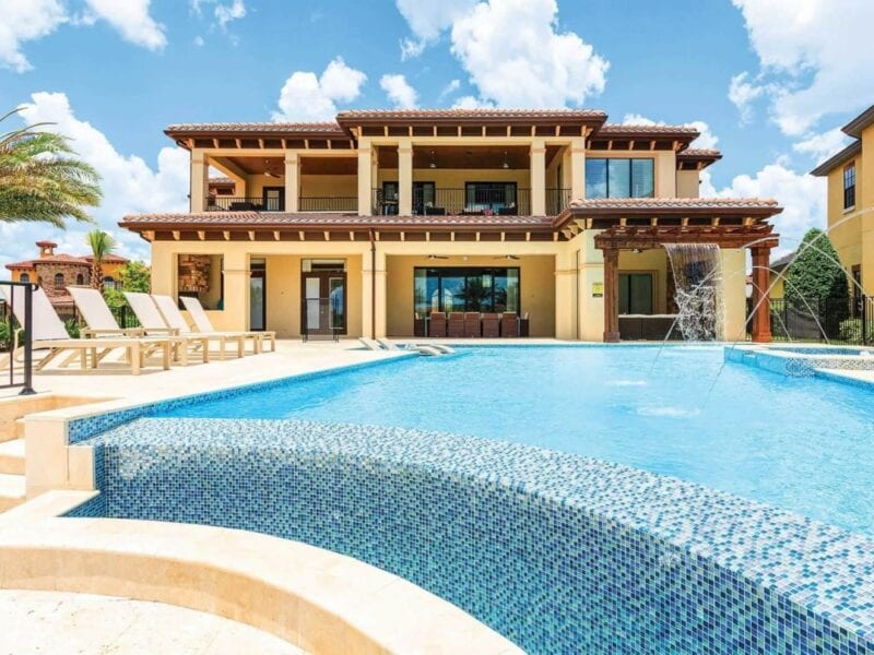 Are you the next Powerball winner? If so, which Florida mansion would you like? Take a look at the biggest mansions for only the biggest prices.