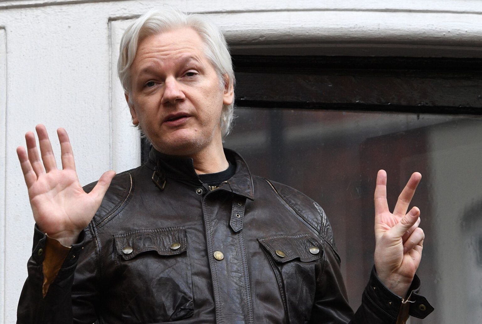 ¿Julian Assange en tierras mexicanas? Entérate del ofrecimiento de asilo político por parte de AMLO para el fundador de WikiLeaks.