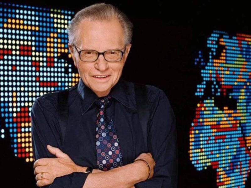 Iconic broadcaster, radio & television host, and interviewer Larry King passed away last month. Celebrate 'Larry King Live' with these interviews.