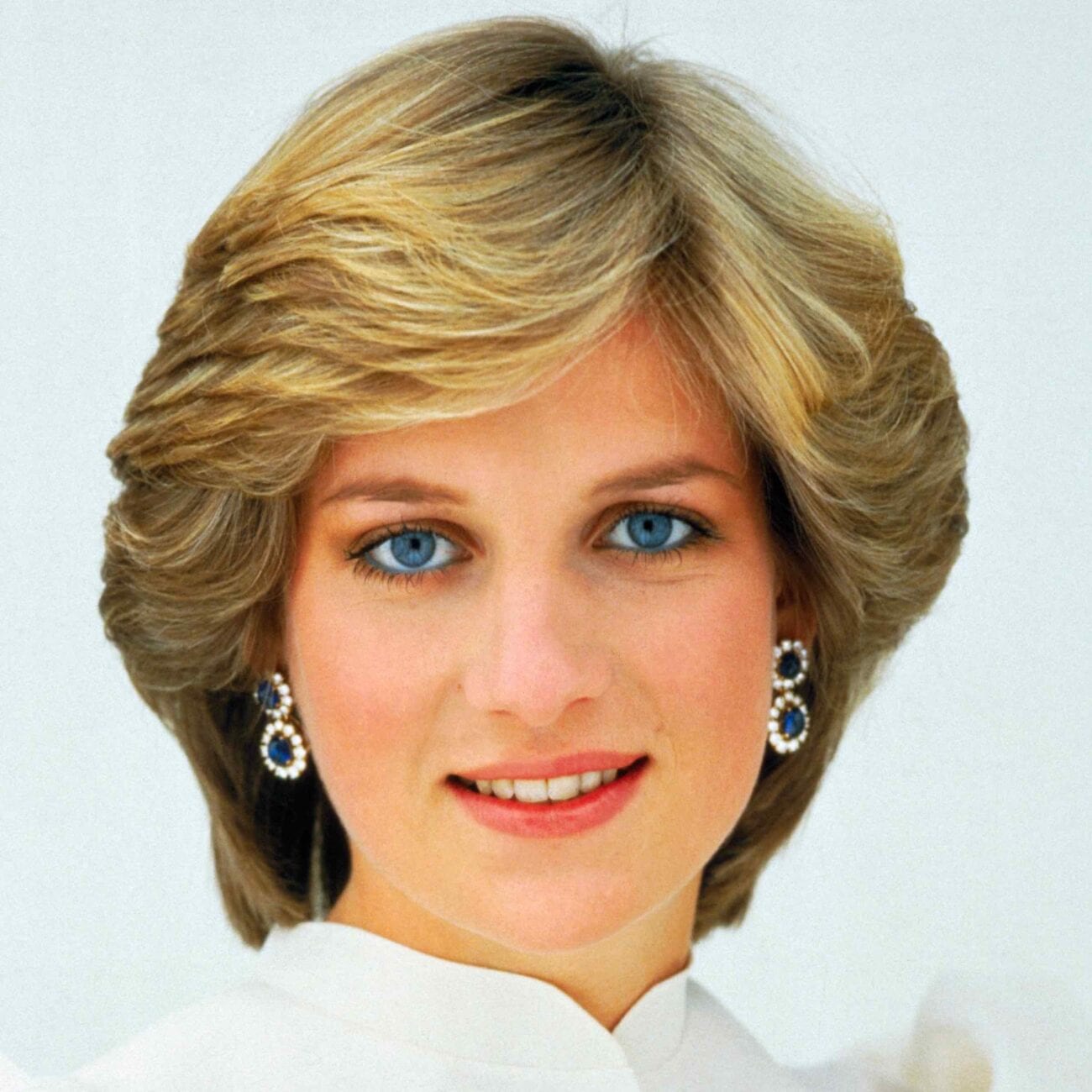 Check out these looks from the royal icon herself. Princess Diana has a lot of great looks, here are our favorites.