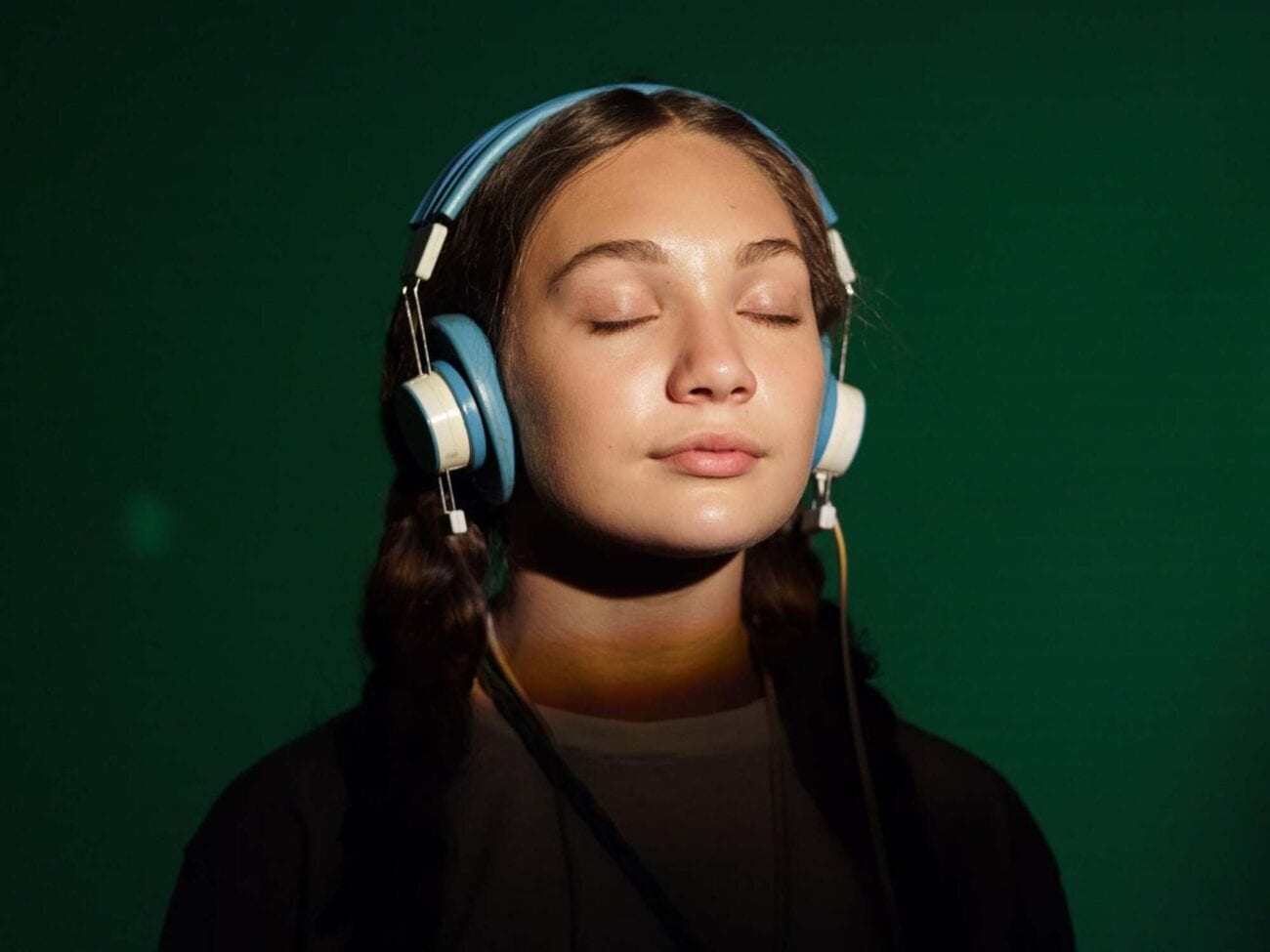 Sia and Maddie Ziegler are in hot water for their controversial film 'Music'. Here's everything the Autistic community had to say about the film.