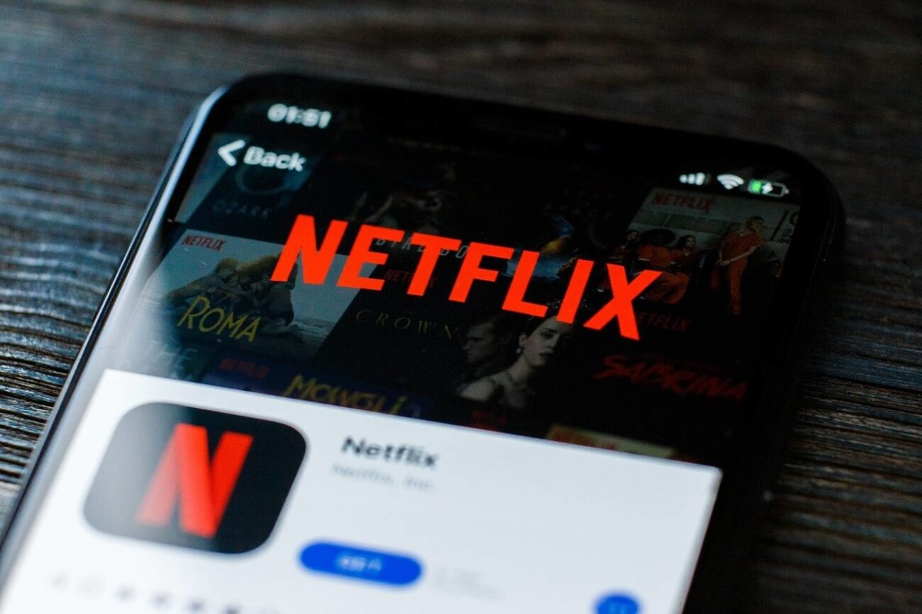 how can i download movies from netflix to my laptop