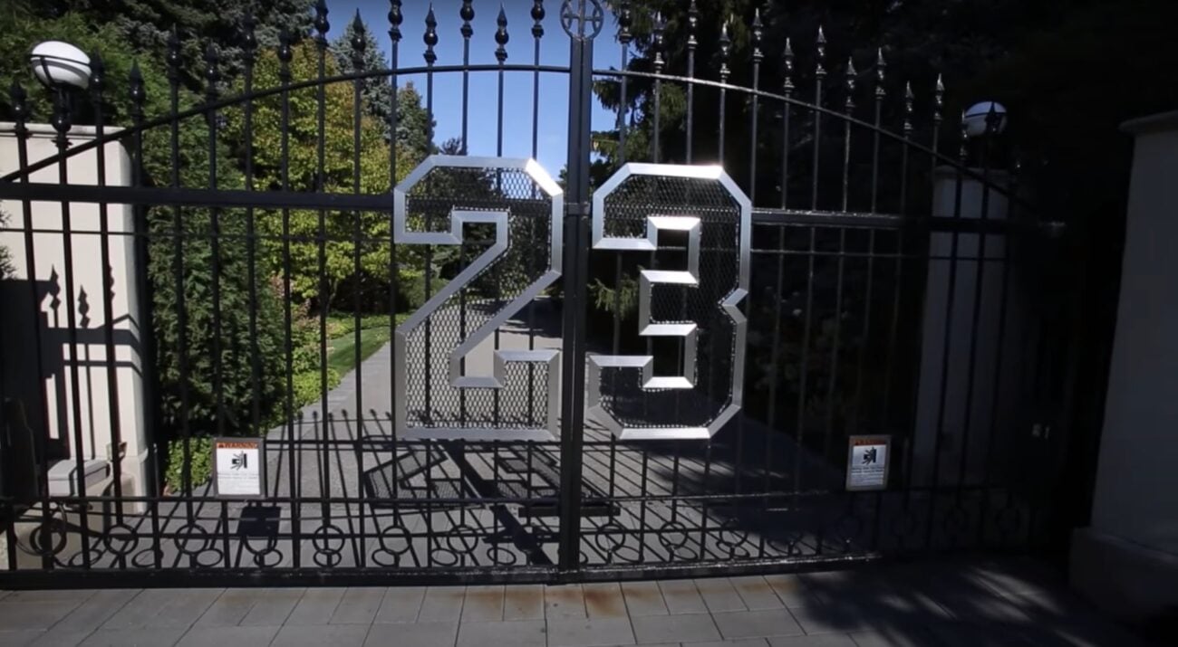 2020's 'The Last Dance' reignited most conversations surrounding Michael Jordan, except the sale of his house. Why can't the NBA legend move off his digs?