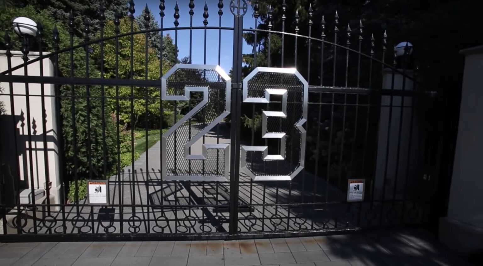 2020's 'The Last Dance' reignited most conversations surrounding Michael Jordan, except the sale of his house. Why can't the NBA legend move off his digs?