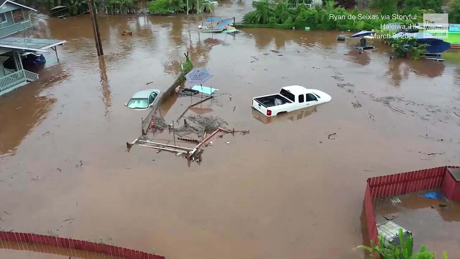 Torrential rains in the Pacific caused flooding and landslides in the usually balmy islands of Hawaii. Has climate change ruined paradise?