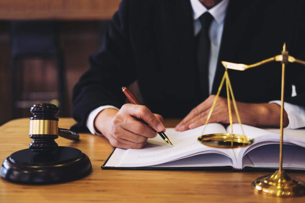 No one wants to be involved in a civil lawsuit. These simple tips to understanding lawyers' fees can at least help you with your case.