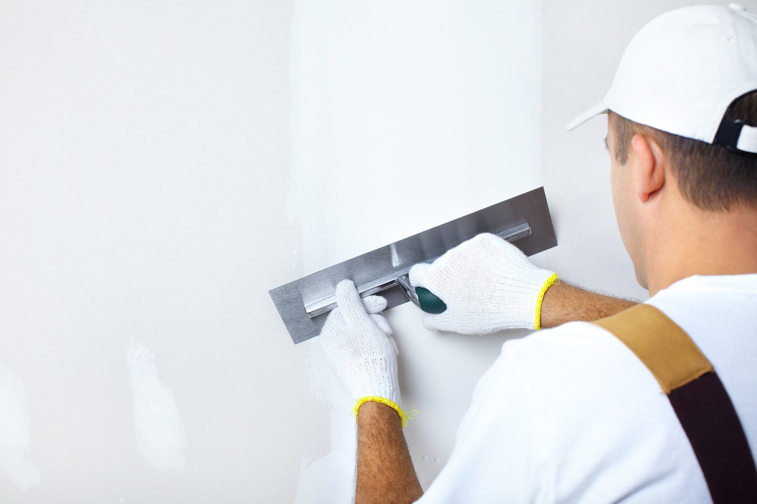 Finding the right plasterer is crucial. Here are some tips on how to find the plasterer that best suits your needs.