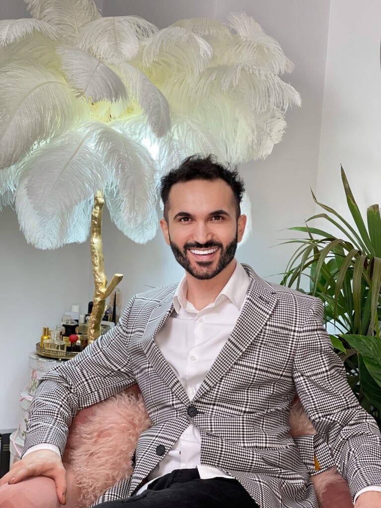 Celebrity hairdresser Samet Zili has styled the hair of many big celebrities. Take a look at how he got his start and worked his way to success.