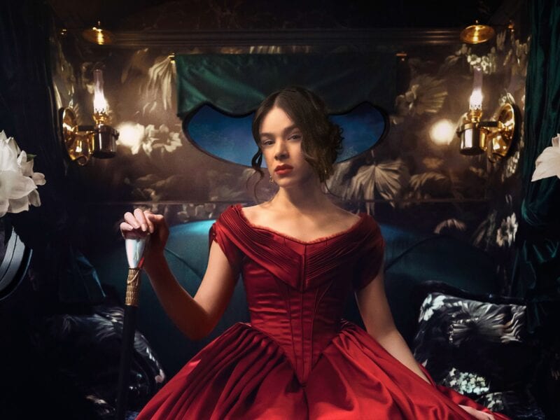 Hailee Steinfeld is absolutely charming as young writer Emily Dickinson. Does 'Dickinson' deserve a season 2?