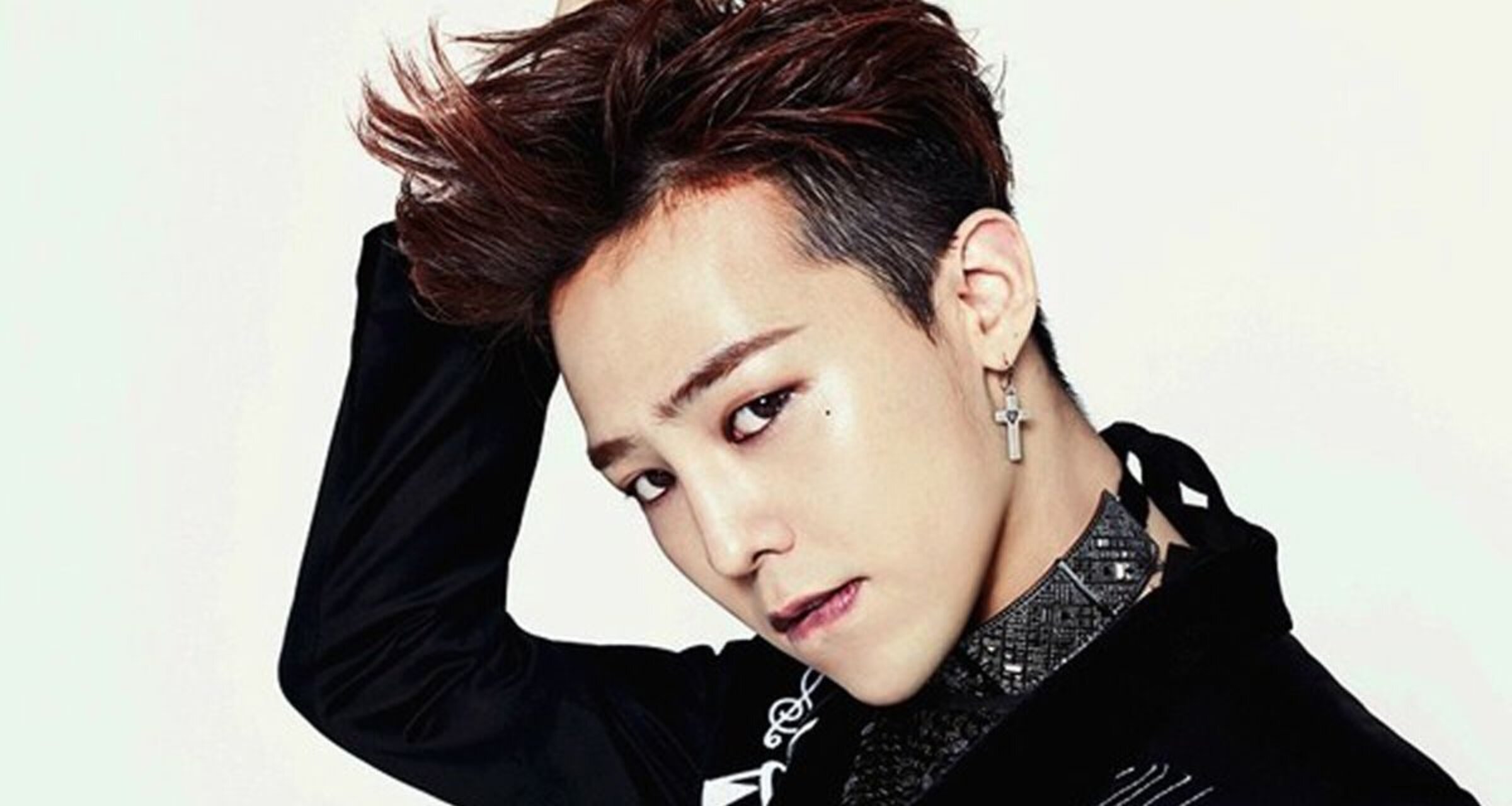 Gd save. Квон Чжи ён. Биг бэнг g-Dragon. G-Dragon из BIGBANG. GD корейский певец.