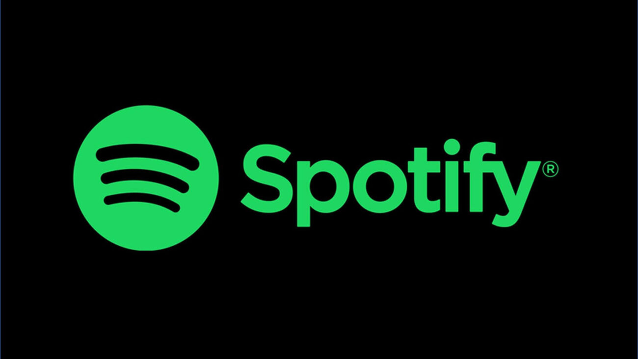 Podcasts that are available on Spotify have gotten really popular. Listen to these entertaining podcasts now.