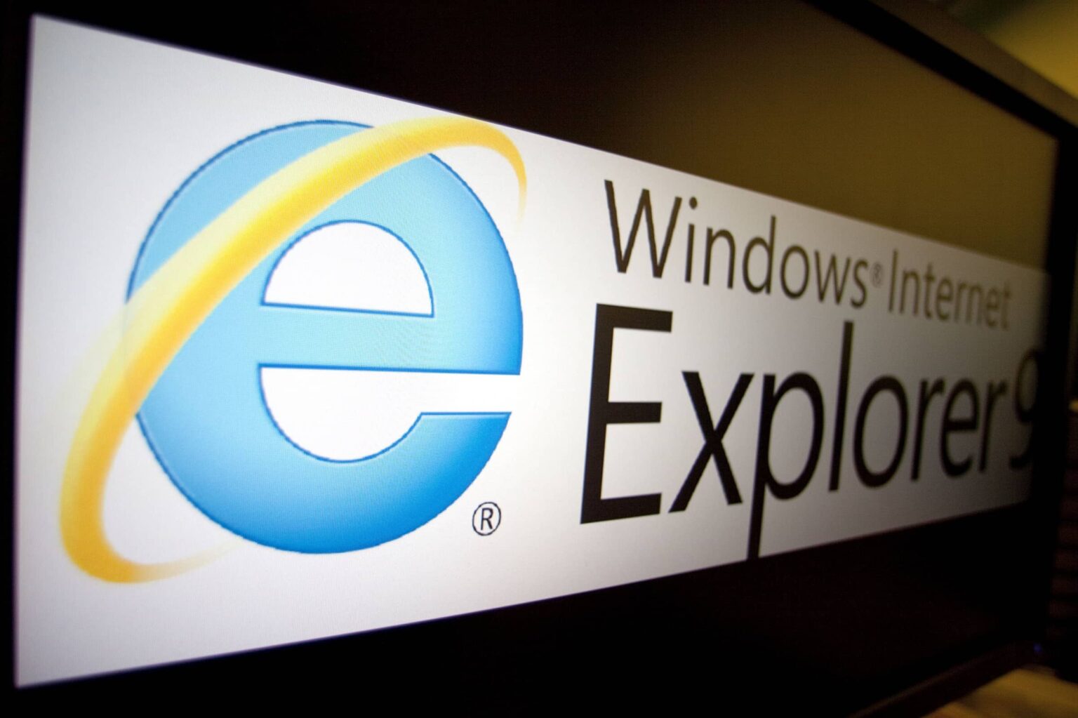 Here's one final Internet Explorer update: the legendary browser is done! Clear your cookies one last time and find out what Microsoft wants you to do next.