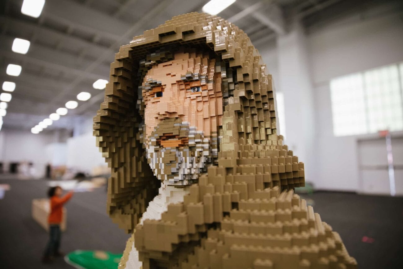 You know what's better than regular memes? Lego memes! Get ready to be blown away by this gallery of surprisingly detailed viral sculptures.
