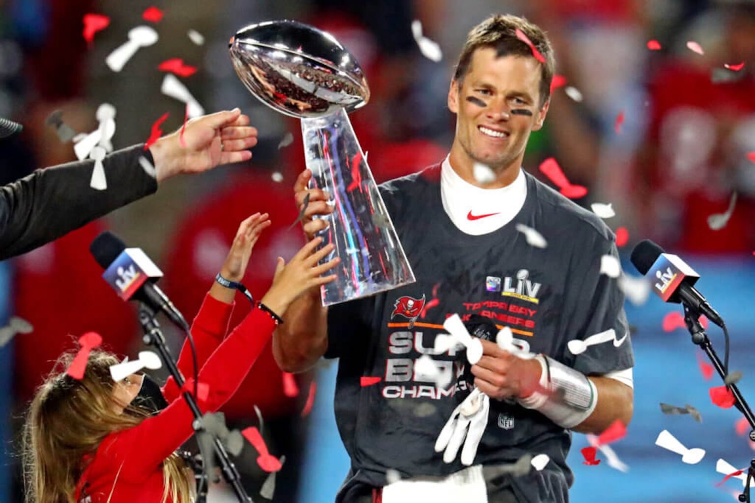 He's the NFL's golden boy, the star of many super bowls, and a long-time Patriot. Tom Brady is not leaving anytime soon! Take a peek at his net worth.
